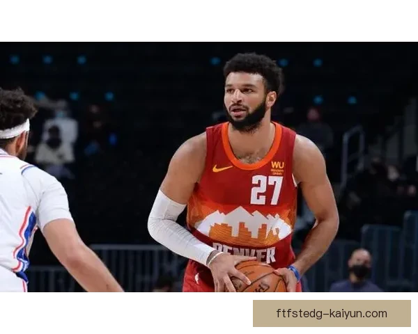 金玟哉克服伤病困扰，重返赛场表现亮眼，状态回暖值得关注