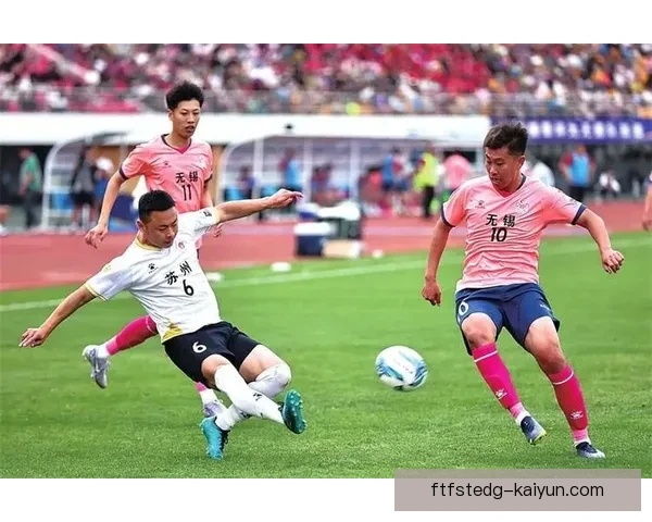 本轮足球联赛精彩瞬间回顾，激烈对决展现各队竞争力提升